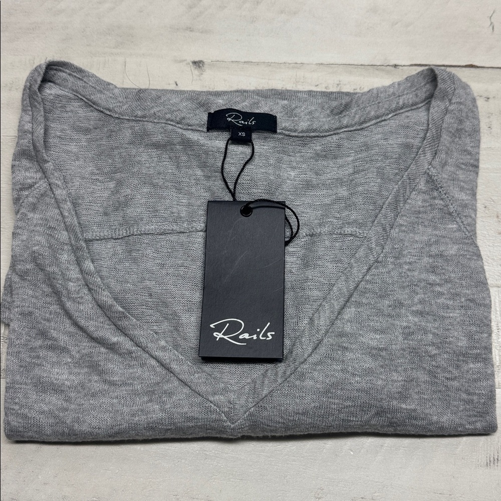 Rails Aden Long Sleeve V Neck Top in heather Grey
